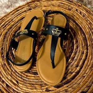 Womens size 10 Sandals Black Juicy Couture Thong Flats with adjustable straps
